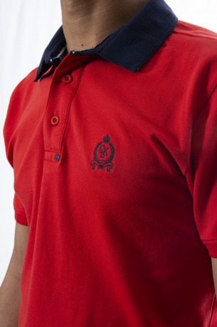 Polo rojo cuello combinado